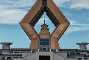 西安乾陵+法门文化景区一日游【二环内接+赠送中餐+人工讲解】【品尝法门寺午餐，干净卫生。】