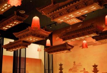 南京夫子庙+大报恩寺+玄武湖+鸡鸣寺包车一日游可英文服务【提供多语种服务、全程专车接送、热门景点门票代订一站式旅行服务】