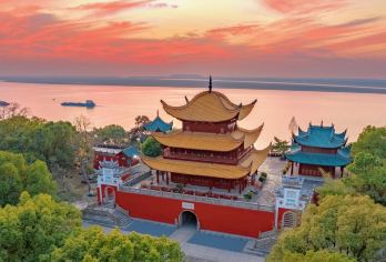 岳阳楼+洞庭湖+屈子园岳阳1日游【可选15人小团上门接送】【[可选小团]有15人精致小团选择，小团上门接0购物不推自费，纯玩品质优选，无线耳麦讲解服务，品牌矿泉】