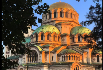 索菲亚一日游+里拉修道院+马德拉骑士浮雕+博亚纳教堂【[定制包车游]专享中文司机独立包车，市区范围酒店上门接送，行程路线可根据个人需求调整。】