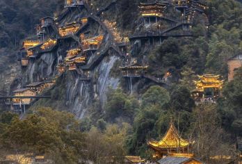 江西上饶：葛仙村+望仙谷【包车｜私人定制｜中英文导游】【[VIP尊享服务] 专属包车出行，司机全程陪同，行程灵活可调，打造个性化旅程】