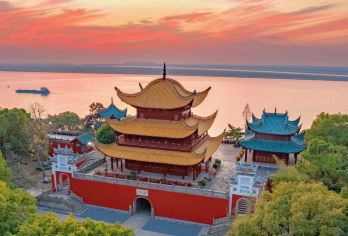 岳阳楼-洞庭湖-屈子文化园一日游【乐游岳阳：探寻屈子文化、品读岳阳楼、望洞庭湖、资深导游带您认识历史中的岳阳】