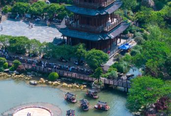 江西上饶：葛仙村+黄岗山寺【包车｜私人定制｜中英文导游】【[VIP尊享服务] 专属包车出行，司机全程陪同，行程灵活可调，打造个性化旅程】