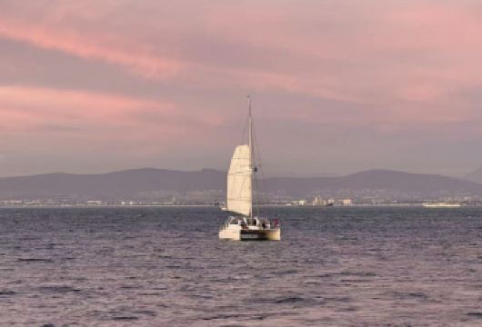 开普敦一日游圣乔治大教堂+马来区+艺术博物馆+桌山+植物园【开普敦百年历史地标，哥特式建筑庄重典雅，曾见证曼德拉活动，是宗教与南非民主历史交融的精神场所。】