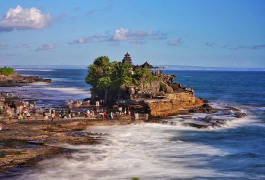 海神庙+神鹰广场+情人崖+金巴兰海滩一日游【纯玩独立私家团】【[玩家级路线]全程中文司机专车接送，体验巴厘岛特色人文风格及美景】