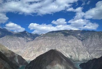 金沙江大峡谷+迤沙拉+三线博物馆+苴却砚博物馆一日游【精选黄金景点，绝无强迫消费，纯玩为主，贵宾体验】