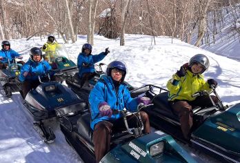 北海道洞爷湖+登别地狱谷+雪地摩托+熊牧场|可选9-13人团【北海道小富士山美景！品味羊蹄山的甘甜清泉】