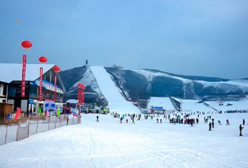 玉龙湾滑雪场纯玩一日游【开板特惠+一价全含+全天畅滑】【[品质游玩]纯玩无购物 行程透明化 不玩套路 安心放心；】