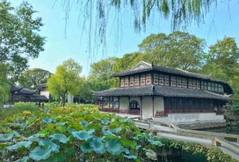 苏州拙政园1.5H人文趣讲探秘园林多场次可选【含门票】【[优秀团队]资深讲解导师带您深度游园，领略 园林魅力】