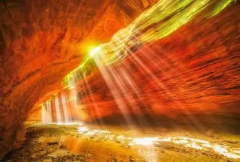 延安甘泉大峡谷【睡醒出发+上门接送+品质纯玩+无购物】【黄土风情之旅：乘坐景区观光车穿行于黄土高原沟壑地貌之间，感受黄土地的雄浑与苍凉】