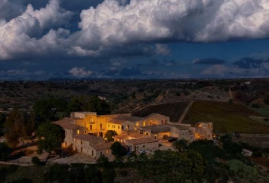 【10小时包车】巴塞罗那-佩内德斯酒乡&锡切斯一日游【酒乡品鉴与锡切斯海滨浪漫】