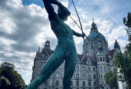 德国汉诺威市区皇家园林+市区文化地标-可展会包车-精选【专属客服和本地中文司机，一家一团包车】