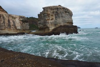 新西兰奥克兰 罗托鲁瓦-怀·欧·塔普地热仙境可定制南北岛包车【专属客服和本地中文司机，一家一团包车】