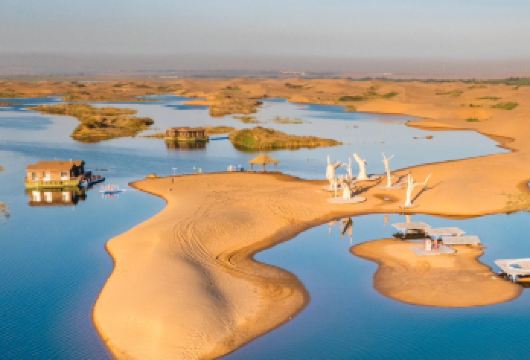 乌海湖+拉僧庙+远观甘德尔山·乌海一日游【探秘蒙医圣地满巴拉僧庙，感受藏传佛教与蒙医药学的千年传承，医经双修文化独特。】