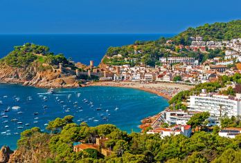 【中文小团】巴塞罗那布拉内斯+滨海托萨+赫罗纳大教堂一日游【酒店接送，一线串联：市区酒店上门接送，一日高效串联布拉内斯、托萨、赫罗纳三大精华目的地。】