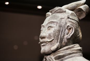 西安秦始皇帝陵博物院(兵马俑)+丽山园一日游【私家小团】【[亮点1]：赠临潼博物馆 +兵马俑人工讲解+无线耳麦，倾听更清晰！多演出可选，自由组合。】