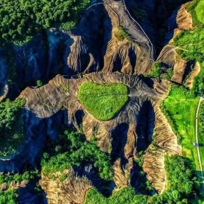 飞天山+马皇丘+瓦窑坪+九龙水寨一日游【门票+竹筏+观光车】