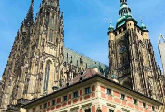 捷克库特纳霍拉布拉格城堡区+查理大桥+老城广场区一日游【专属包车省心游：全程专车服务，无缝衔接景点，免去转车劳顿，自由掌控游览节奏享受舒适惬意的深度之旅。】