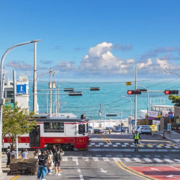 釜山蓝线公园海岸列车+甘川文化村+松岛步道+海东龙宫寺一日游