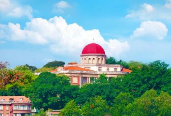 【9人小团】厦门鼓浪屿+万国建筑一日游+纯玩5小时+金牌导游【[1-9人小团]抢吉时船票上午上岛错开人群可玩一整天，下单即含蓝牙耳麦租用无需自费，纯玩5-7小时】