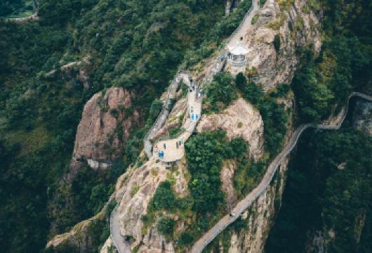 温州-雁荡山一日游：包车｜一单一团定制｜多语种导游C【[VIP尊享服务] 专属包车出行，司机全程陪同，行程灵活可调，打造个性化旅程】