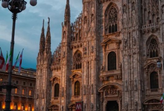 意大利米兰市区景点-圣玛丽亚感恩教堂《最后的晚餐》包车-精选【专属客服和本地中文司机，一家一团包车】