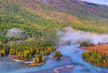 香格里拉一日游——上赞林寺和普达措国家公园【松赞林寺是一座“活着的”寺院。导游会解读藏传佛教的象征意义，解释各种仪式，并分享你独自游览时可能会错过的故事。 导游负责管理门票，安排**游览时间以避开人群，并熟知广袤的普达措公园内的**路线，确保您不错过任何精彩亮点。 导游会提供必要的文化背景信息，例如顺时针绕转经筒以及在寺庙大殿内的恰当行为举止等。】