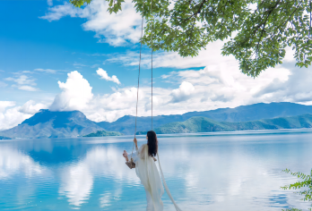 泸沽湖一日游【2-14人小团|环湖登岛|真纯玩|猪槽船游湖】【[品质纯玩·不踩坑]保证不进店、无购物、无自费、不进摩梭家访（有推销，咱不去）。不踩坑！！！】