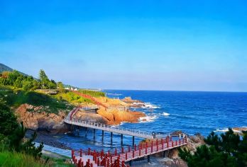 黄岛金沙滩一日游【包车 一单一团 景点任选 私人订制】【[管家式服务]1团1管家，暖心专属行程管家，行中随时解答行中问题，提高您的旅游体验！】