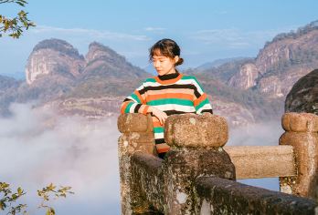 武夷山+天游峰+九曲溪竹筏漂流一日游可选《印象大红袍》演出【[精选度假]实际行程时间浏览顺序会根据竹筏时间调整，每天竹筏有限量班次】