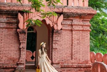 曼听御花园+勐泐文化旅游区一日游品质纯玩| 泼水 |佛教文化【[优选景点]打卡三大热门景区，感受南传佛教魅力】