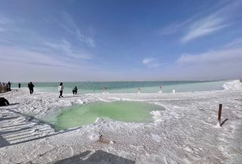 格尔木察尔汗盐湖半日游【含首道门票市区免费接送】【[-体验青藏 小团出发 市区接送 领略-亚洲第一大察尔汗盐湖]】