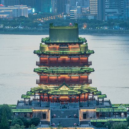 南昌八一纪念馆+江西省博物馆+海昏侯+滕王阁【包车游】