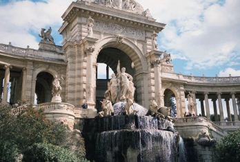 法国马赛老港-守护圣母圣殿-伊夫岛-马赛主教座堂-包车1日游【精选经验丰富中文司机，异国他乡满满安全感！】