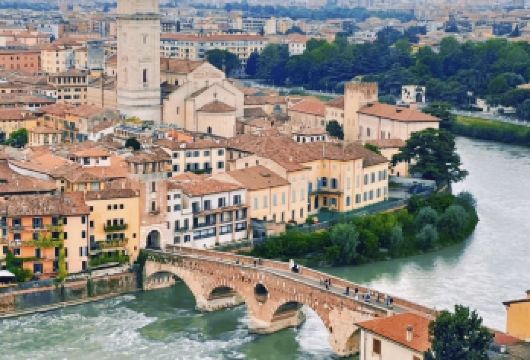 意大利米兰往返维罗纳-浪漫人文线《罗密欧与朱丽叶》包车-精选【专属客服和本地中文司机，一家一团包车】