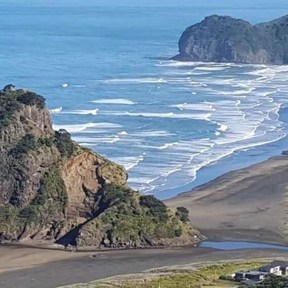 新西兰奥克兰Arataki Visitor Centre+Piha black sand beach一日游