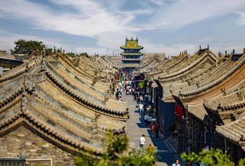 山西晋中平遥古城+双林寺+镇国寺+王家大院一日游中英文服务【古城墙下读晋商，彩塑宝库叹神工，千年唐构镇山河，大院深几许。】