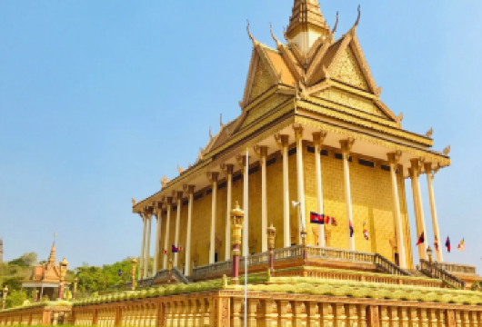 乌东山一日游【从金边出发，探索壮丽的乌栋，这里曾是柬埔寨的皇家首都，拥有一系列寺庙和佛塔，风景如画。别忘了参观令人印象深刻的玉佛，以及内观杜拉克佛教寺庙中的木乃伊僧侣。享受仅限 10 人的私人旅游，确保个性化体验】