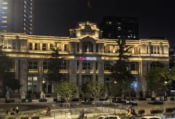 江汉路+咸安坊+巴公房子旧址：小酌夜游、中英文探秘汉口往事【5 - 12 人小团，中英双语导游讲百年汉口茶道与中西往事，更沉浸】