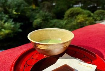 日本京都-琉璃光院-三千院-贵船神社-红叶满天 京都巡礼。【专业行程定制，精选热门景点，高效游玩不走回头路，贴心服务保障，轻松】