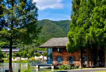 宁波天一阁+南塘老街+东钱湖+韩岭【宁波接送·包车游】【当地老司机丨安全出行丨独立包车丨多车型可选丨随走随停丨放肆打卡深度游玩】