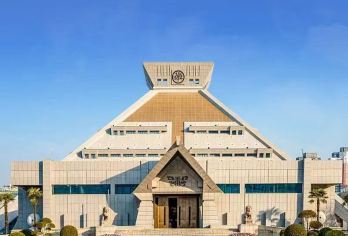 河南博物院一日游【门票预约+可选2H深度人工讲解+无线耳麦】【[人工讲解]资深讲解导师，让您可以深度领略中原文化，拒绝走马观花】