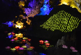 龙岩站往返包车1日活动•永定土楼+古田会议旧址+龙硿洞自由行程【[精致小团·无忧接送]高铁站专车上门接，全程0换乘省心直达，亲子家庭专属路线定制，全程免购物纯玩】