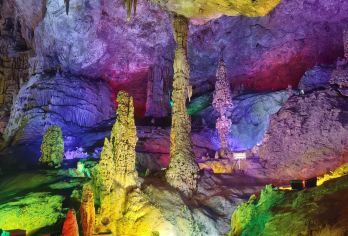 中国桂林+兴坪古镇+银子岩+阳朔西街/上门接送可英文地陪【中文司机，如需可提供英文导游，景点可定制】