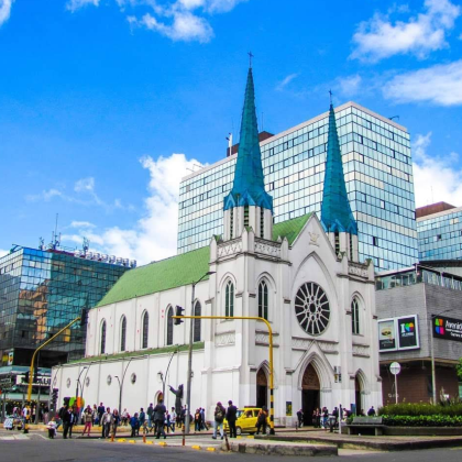 哥伦比亚 波哥大/麦德林/巴兰基亚 中/英文翻译/定制包车