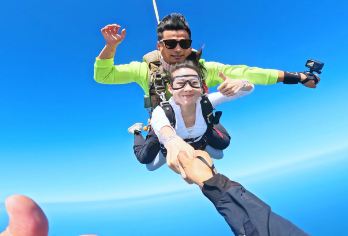 海南博鳌海上跳伞基地一日游【4000米海景跳伞+空中拍摄】【[刺激体验]高空自由落体，俯瞰震撼美景；】