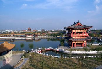 开封府2.5H人工讲解 橄榄游● 私家团 资深大咖导游精讲【[橄榄游讲师团]他们博古通今，幽默睿智，善于挖掘文物背后的故事，用有趣的方式还原历史真相！】