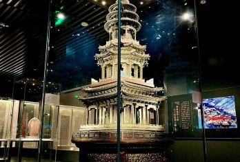 【承德博物馆】2.5小时精讲·8人小团· 资深导游·含耳麦【[金牌说讲师团]行业资深讲师和金牌导游，只做深度讲解，保证讲解质量！】