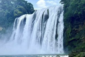 黄果树瀑布+陡坡塘瀑布+天星桥一日游|含门票观光车+上门接送【[自营直发]上门接送 不进任何购物点 让你的旅游畅行无忧 行程随心动，畅享无拘无束的的旅途体验。】