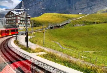 打卡欧洲之巅！瑞士少女峰+冰川+瀑布小镇中文包车一日游【中文专车司导+市区酒店上门接送+行程可调】